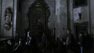 - simboličan fotografija - cerkev - verniki- 27.05.2015 - Mednarodni festival Svetlobna gverila 2015 na temo V temi kot integralni del svetlobe - otvoritev festivala  ///FOTO: Jaka Gasar / Foto: Jaka Gasar