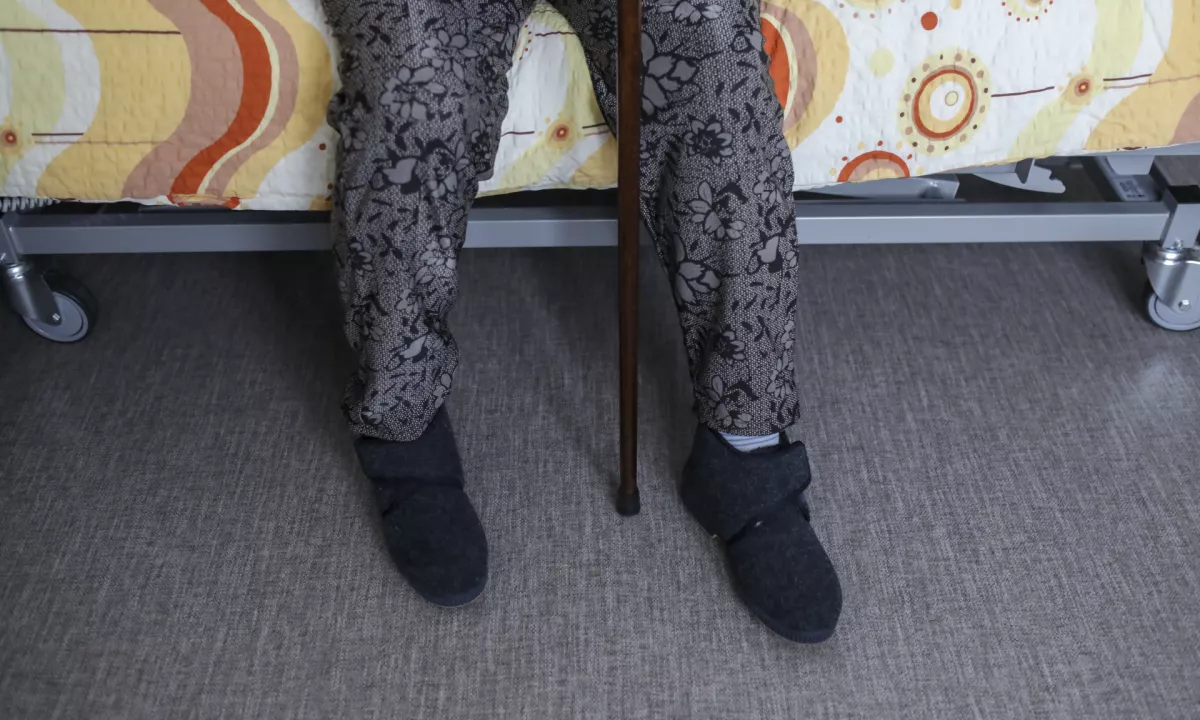 Možnosti pomoči segajo od patronaže do skupnostne psihiatrije, mobilnih paliativnih timov in dolgotrajne oskrbe.