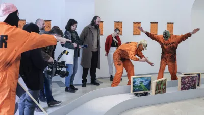 Ko slikarstvo zapelje s stene na dirkali&scaron;če