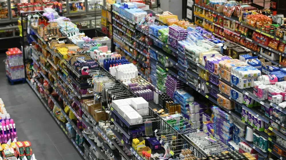 Croatia, Zadar, 240125. Citizens today are boycotting shopping in retail chains due to frequent price increases. In the photo: Konzum store in Poluotok. Photo: / CROPIX Copyright: xxJurexMiskovicx bojkot_trgovina2-240125,Image: 957278626, License: Rights-managed, Restrictions: imago is entitled to issue a simple usage license at the time of provision. Personality and trademark rights as well as copyright laws regarding art-works shown must be observed. Commercial use at your own risk., Model Release: no