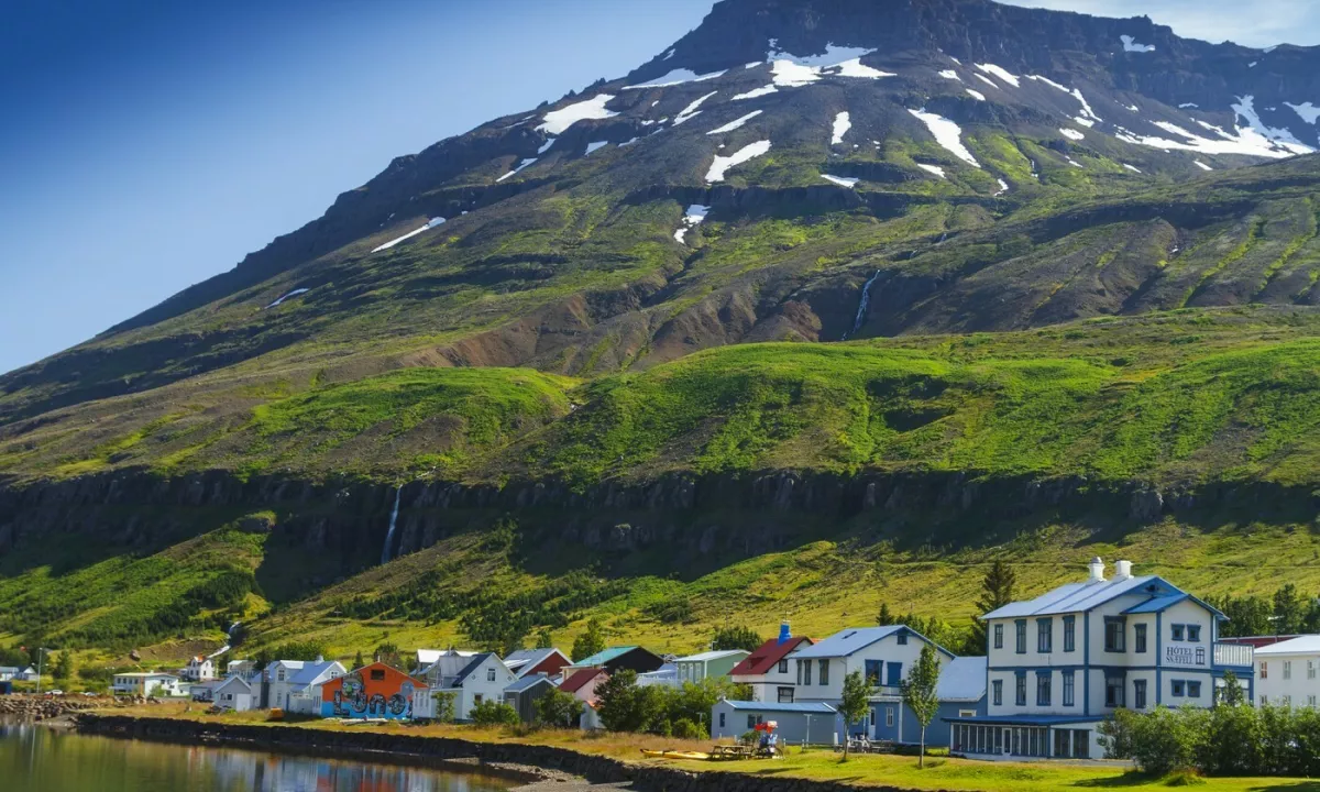 Medtem ko smo preteklo nedeljo v Sloveniji in večini Evrope znova premaknili kazalce na poletni čas ter se zbudili z občutkom pomanjkanja spanca, v eni evropski državi takšnih skrbi ne poznajo.