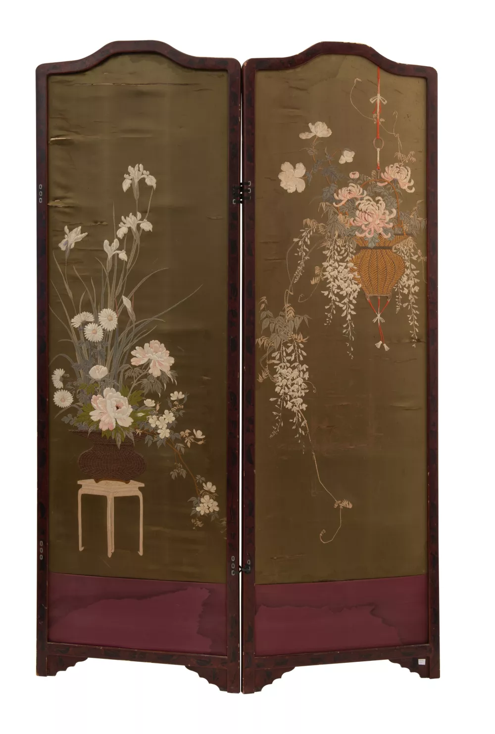 Restavriranje, ki pripoveduje o življenju admirala Hausa in japonskega paravana