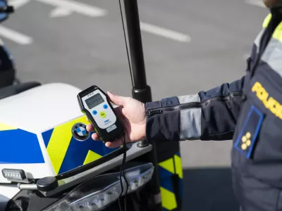 prometni nadzorpolicija - simbolična fotografijaprometna policijavarnost v prometupolicija na motorjihmotoristična policijaprehitri voznikiavtocestna policijaalkotestalkohol v prometu08.04.2025 Policijski nadzor, počivali&scaron;če PovodjeFOTO: Nik Erik Neubauer
