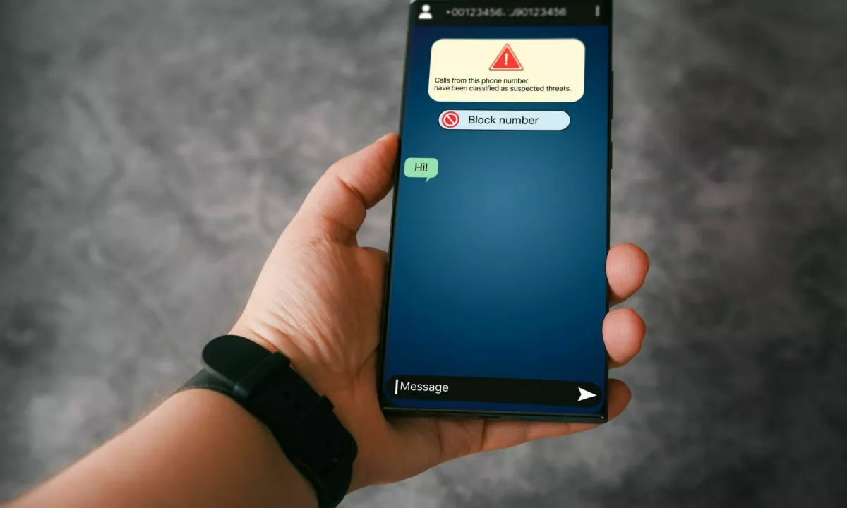 Spregovorila je za @Dnevnik_si ‼️ Ker tega ne vedo niti njeni najbližji, je želela ostati anonimna. Globoko v sebi upa, da bo nekoč denar dobila nazaj, a statistika ni na njeni strani.