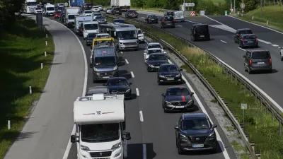 Gneča - simbolična fotografijaDARSavtocestacestazastojiprometrazcep Kozarjesmer Brezovicazastojgneča na cestah22.08.2025 - Gneča na avtocesti pri razcepu KozarjeFoto: Nik Erik Neubauer 