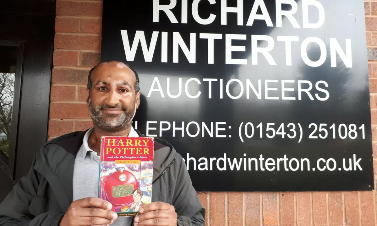 Pričakuje, da bi lahko zanjo dobil več tisoč evrov.