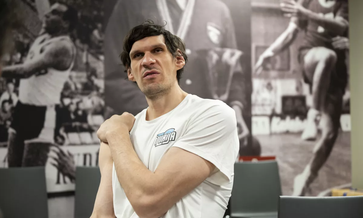 Boban Marjanović, košarkarski in filmski zvezdnik, bi rad na skakalnih smučeh postavil osebni rekord.