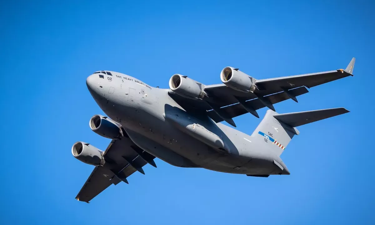 Nenavadno nizek prelet ...