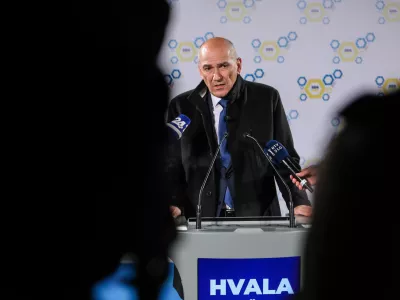 - Janez Jan&scaron;a, predsednik,- 22.03.2026. Volitve v Državni zbor 2026. Volilni &scaron;tab stranke SDS.//FOTO: Bojan Velikonja