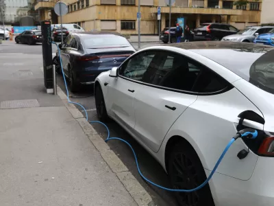 14.11.2024 - simbolična fotografija - električni avto - avto na elekriko - električni pogon - električna polnilnicaFOTO: LUKA CJUHA