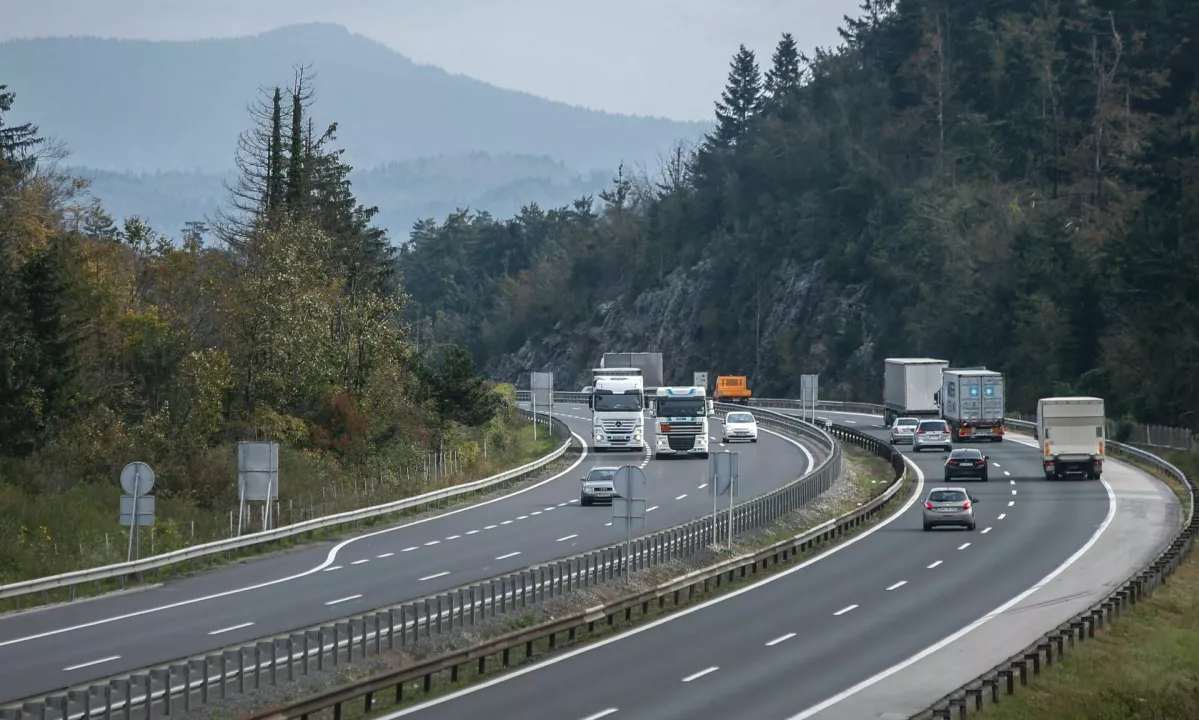 Rok za vzpostavitev sekcijskega merjenja hitrosti na štirih avtocestnih odsekih je potekel 24. marca.