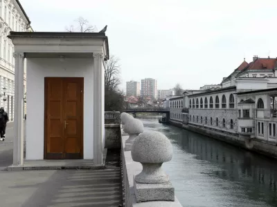 - 26.02.2024 - Plečnikov kiosk - Trafika Tromostovje - kiosk arhitekta Jožeta Plečnika v Ljubljani &ndash; Pre&scaron;ernov trg//FOTO: Tomaž Skale