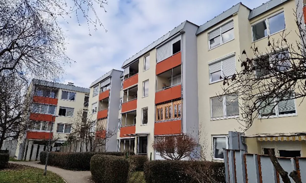 V spletnem glasovanju so Ljubljančani med tremi finalisti za naj blok 2025 izbrali stanovanjsko stavbo v Kosezah.