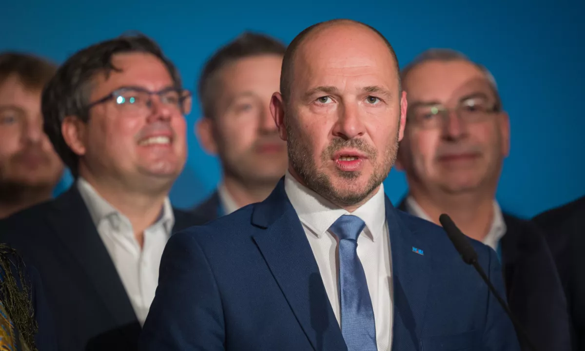 Po izhodiščih Svobode za koalicijska pogajanja, ki zajemajo tudi predlog delitve resorjev, so se prvi javno odzvali v NSi.