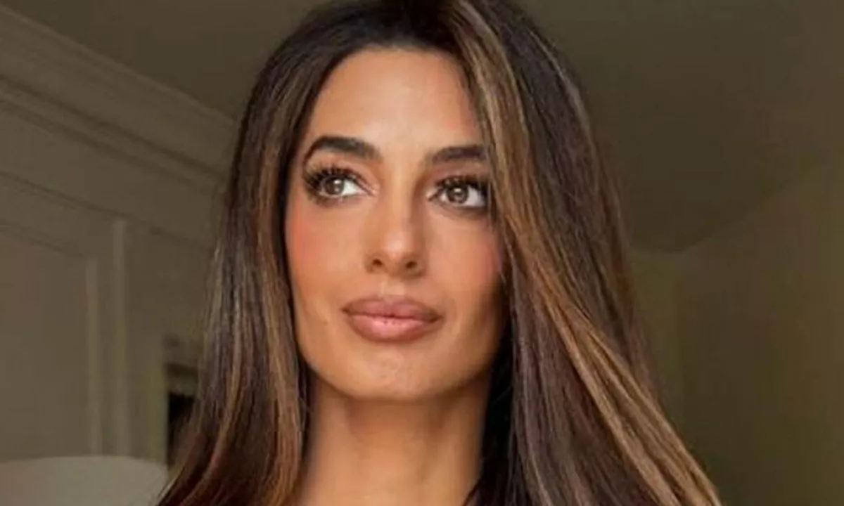 Nova pričeska Amal Clooney razkriva, kako malo je dovolj za popolno preobrazbo.