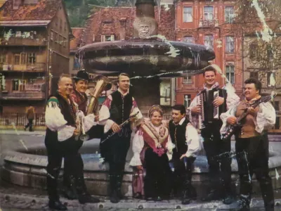 Vi&scaron;ki fantje plo&scaron;ča Pomlad v Ljubljani / Foto: Arhiv