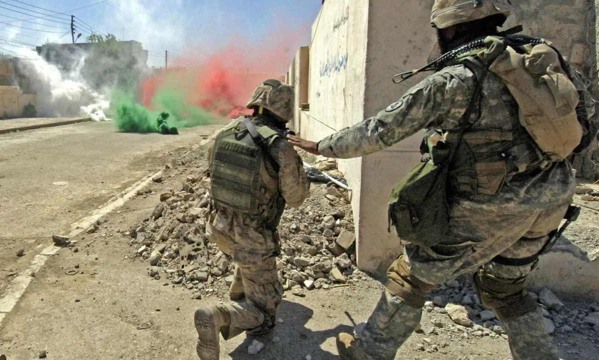 Pripadniki ameriških letalskih sil se učijo jesti žuželke, oskrbeti lastne poškodbe in se izogibati ujetništvu, še preden poletijo na misijo.