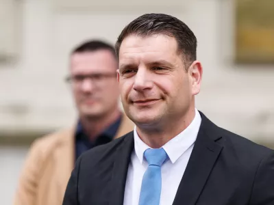 Ljubljana, predsedniska palaca.Neformalni pogovori predsednice republike Natase Pirc Musar s predsednico in predsedniki strank, ki so se po neuradnih izidih parlamentarnih volitev uvrstile v DZ.Predsednik Resni.ce Zoran Stevanovic ob odhodu.