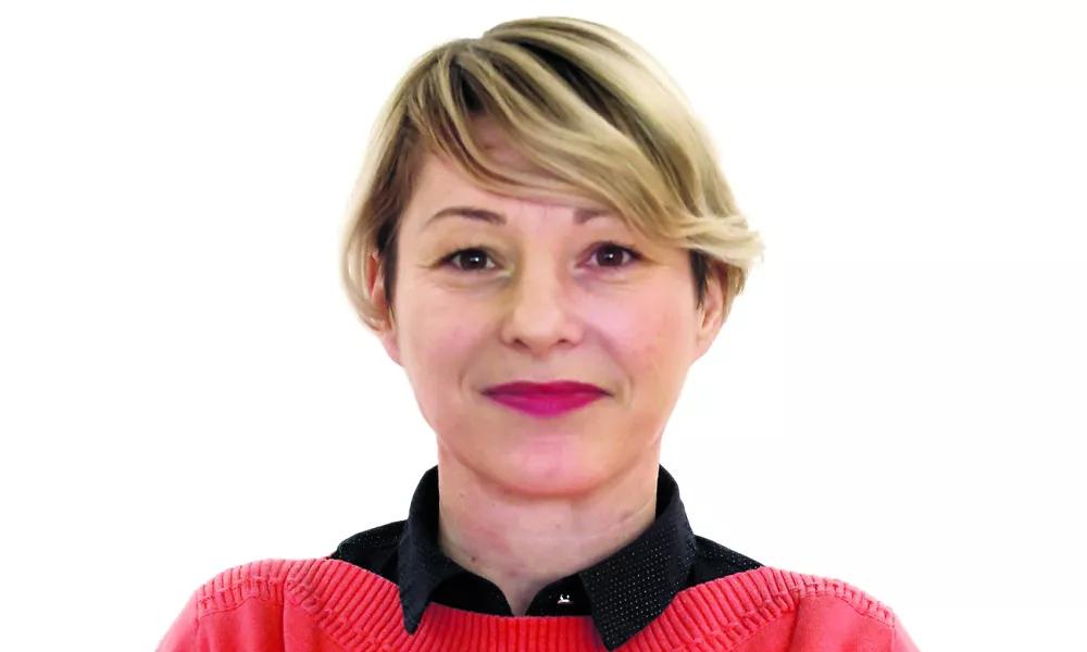 Nata&scaron;a Bucik Ozebek- Redakcija Dnevnik 2024 - portreti za komentarje in kolumne - kolumnisti - komentatorji &ndash; novinarji - portret //FOTO: Luka Cjuha