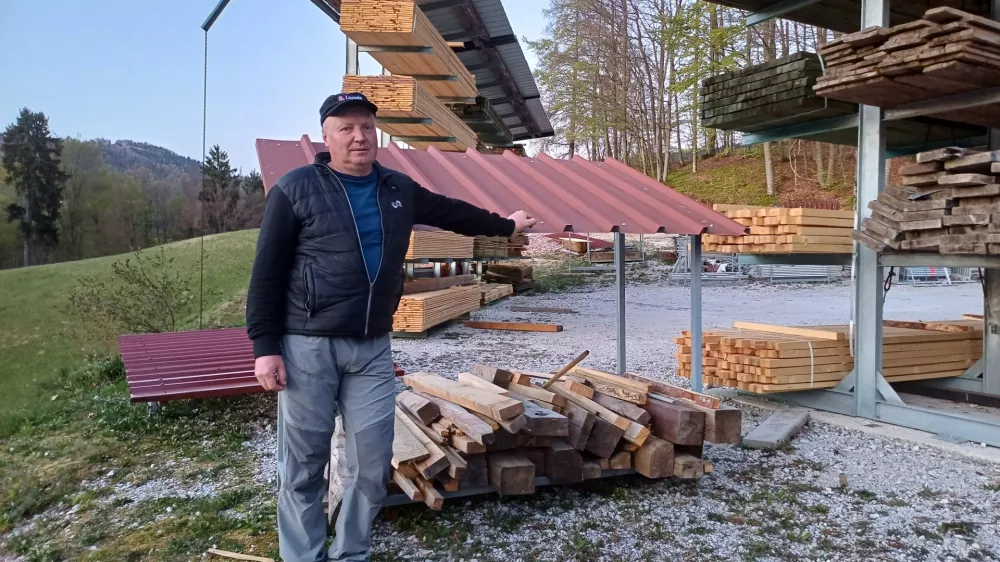 Mladen Lapanja, krovec, Cerkljanska / Foto: Nata&scaron;a Bucik Ozebek