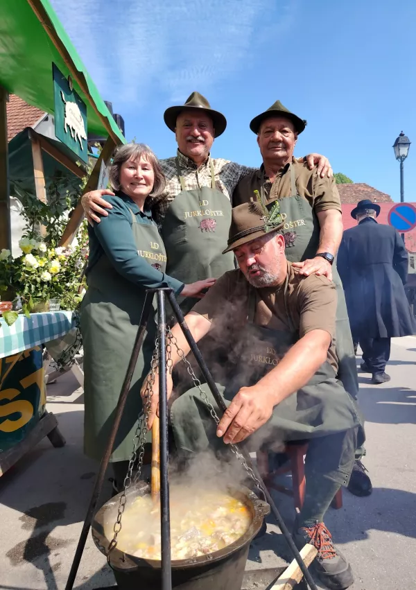 Ekipa Lovske družine Jurklo&scaron;ter / Foto: Mojca Marot