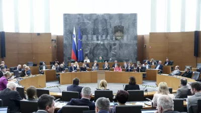 - 03.03.2025 - Predsednik vlade dr. Robert Golob je na 28. redni seji Državnega zbora odgovarjal na ustna poslanska vpra&scaron;anja - parlament, poslanec, poslanci, politika, vlada//FOTO: Jaka Gasar