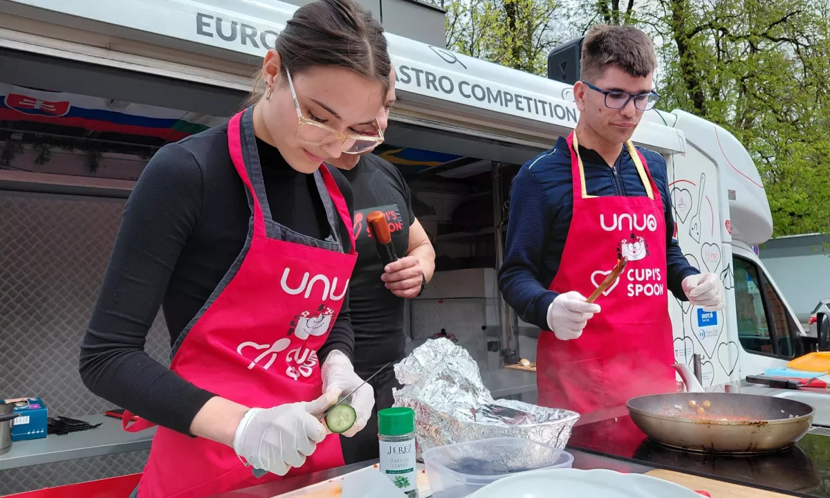 Na Kodeljevem je potekalo inkluzivno kulinarično tekmovanje Cupi's Spoon, kjer so mladi s posebnimi potrebami dokazali, da lahko samostojno ustvarjajo v kuhinji in razvijajo veščine za zaposlitev v gostinstvu.