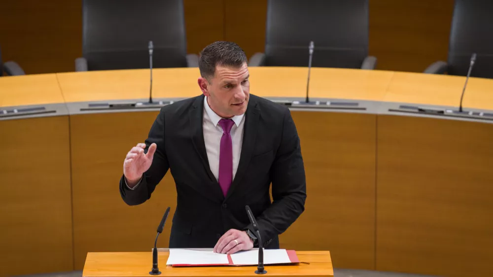 Ljubljana, DZ.Imenovanje novega predsednika drzavnega zbora.Novi predsednik DZ Zoran Stevanovic.