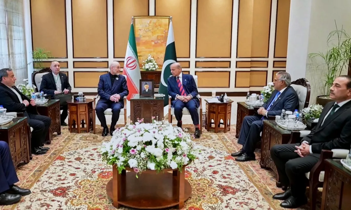 Kot poroča BBC, gre za neposredne pogovore med ZDA in Iranom na najvišji ravni od islamske revolucije leta 1979.