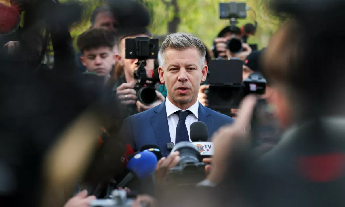 Ko je bil Peter Magyar še otrok, je steno njegove sobe v stanovanju v Budimpešti krasil plakat Viktorja Orbana.  Magyar ga je  občudoval, bil je njegov vzor.