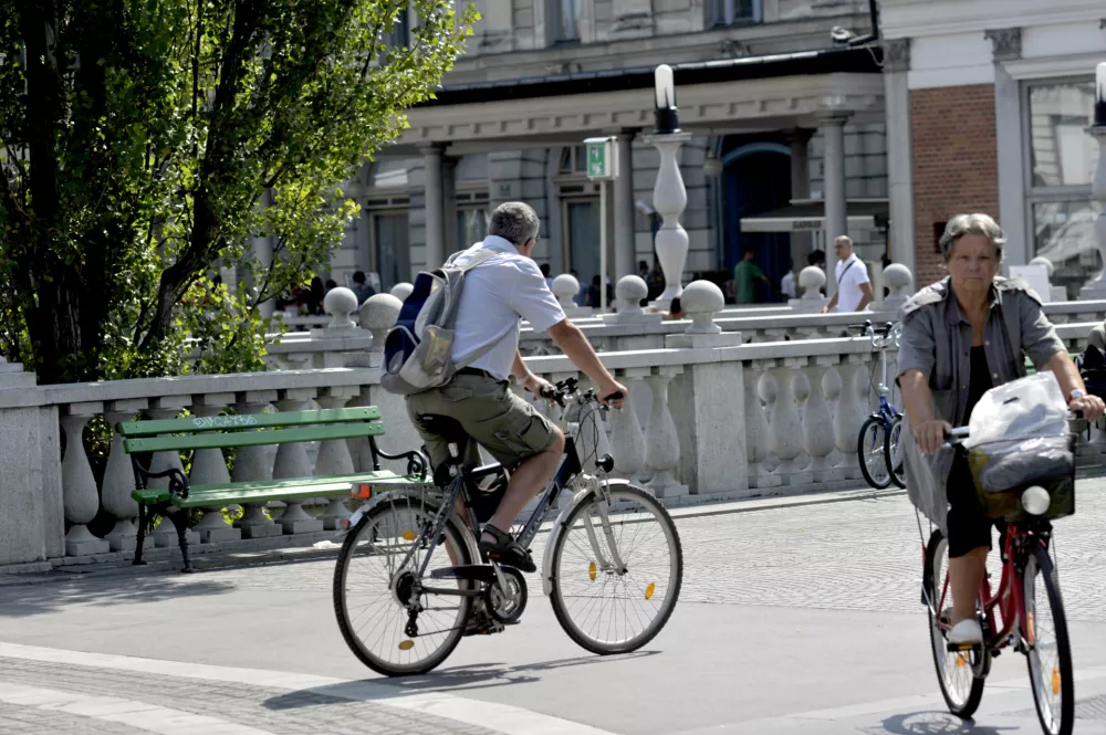 Tromostovje, kolesar, kolesarji, Ljubljana   //FOTO: Tomaž Zajel&scaron;nik