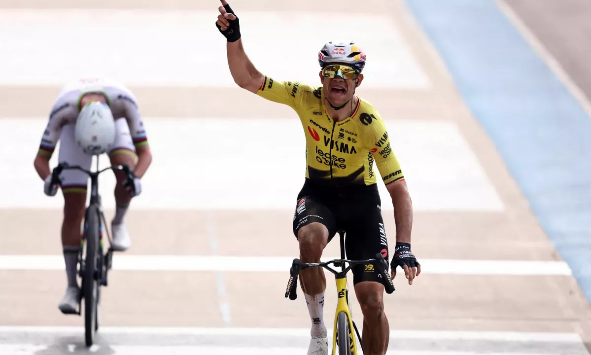 Današnja nedelja je bila v svetu športa namenjena kolesarstvu in kraljici enodnevnih dirk Pariz–Roubaix. Severni pekel je znova opravičil svoj sloves, Tadej Pogačar pa se je še drugič zapored moral zadovoljiti z drugim mestom.