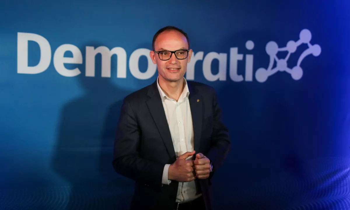 Tako imenovani tretji blok je v svoj omnibusni zakonski predlog interventnih ukrepov vključil številne spremembe, ki povečini sploh nimajo interventnega značaja, temveč resno posegajo v različne sisteme – davčnega, zdravstvenega, pokojninskega …