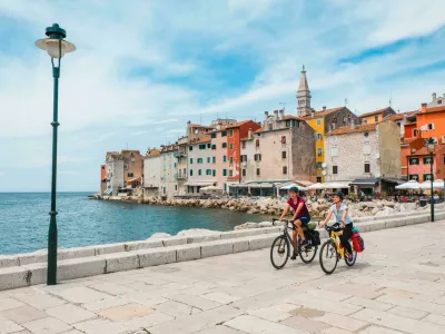 Kolesarji v Rovinju.