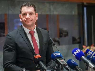 Ljubljana, DZ.Izjava za medije novega predsednika DZ Zorana Stevanovica.