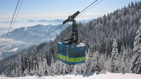 Večino smučarjev na Golte pripelje nihalka, ki je celo zimsko sezono niso smeli uporabljati. Golte