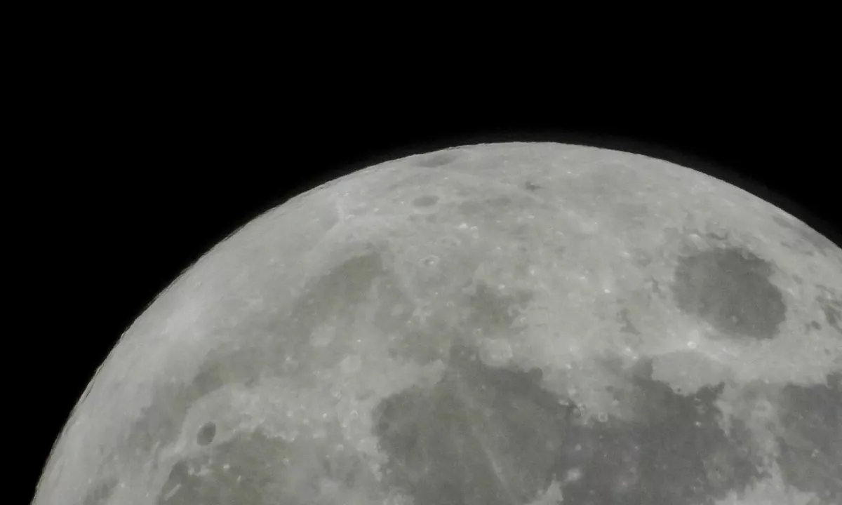 Medtem ko se Združene države ponašajo z nedavnim uspešnim obletom Lune s posadko ter s Kitajsko tekmujejo, kdo bo na njej prej naslednji pristal s človekom, pa Rusija vse bolj zaostaja.