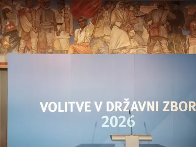 Kaj pomeni dvojna funkcija ministrov in koliko so zanjo plačani