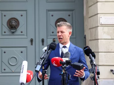 Election winner Peter Magyar, leader of the opposition Tisza Party speaks to the media on the day of a meeting with Hungary's President Tamas Sulyok after the parliamentary election, at Sandor Palace in Budapest, Hungary, April 15, 2026. REUTERS/Bernadett Szabo