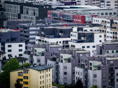 Ljubljana.Blokovsko naselje Zelena jama v Ljubljani, stanovanjske nepremicnine.