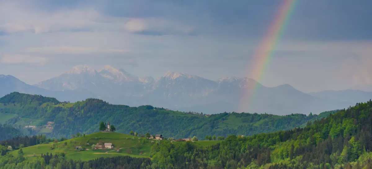 Morda se nam obeta celo kak&scaron;na mavrica. / Foto: Istock