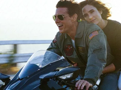 Na riti kavbojke, na ramenih usnjena jakna, na nosu raybanke, med nogama kawasaki. Tretji Top Gun je uradno potrjen. F Paramount Pictures
