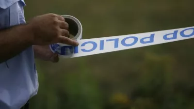 - prizorišče balonarske nesreče ob Ižanski cesti- balonarska nesreča pri naselju Matena v Občini Ig - zaradi nevihte strmoglavil balon v katerem je bilo 32 potnikov - pri padcu iz gorečega balona umrle štiri osebe - poškodovanih naj bi bilo najmanj 21 ljudi od tega jih je bilo šest huje opečenih - //FOTO: Bojan Velikonja