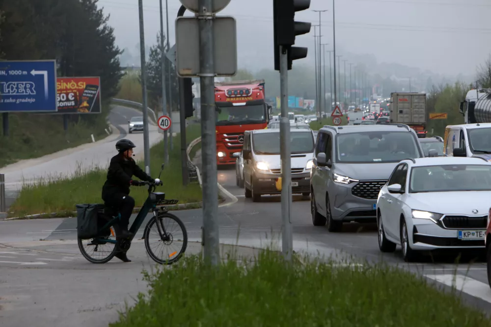 Jutranja vožnja v Ljubljano vaja v potrpežljivosti in kanček loterije