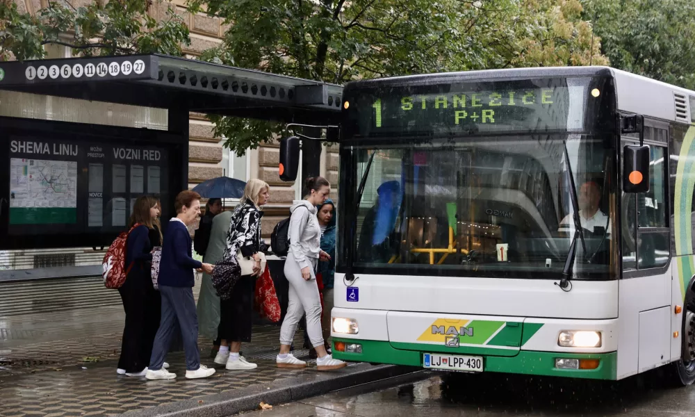 Vozila LPP po vožnji očistijo, potniki vseeno nezadovoljni