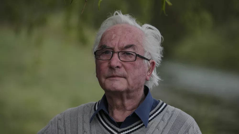 mag. Janez Černač, kočevski slikar samouk - upokojeni gozdar, lovec, fotograf, pisatelj  - 17.4.2014 -   //FOTO: Luka Cjuha.