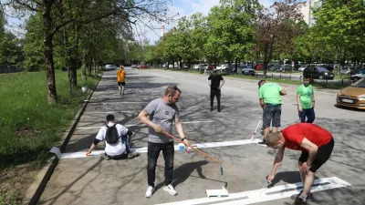 18.4..2026 - akcija v štepanjcu - štepanjsko naselje - parkirna problematika - parking - parkirna mesta - barvanje parkirnih mest - samoinicijativaFoto: Luka Cjuha