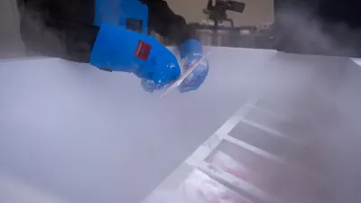 Ljubljana.Prevzemanje vzorcev celic, ki jih je hranila propadla Biobanka.