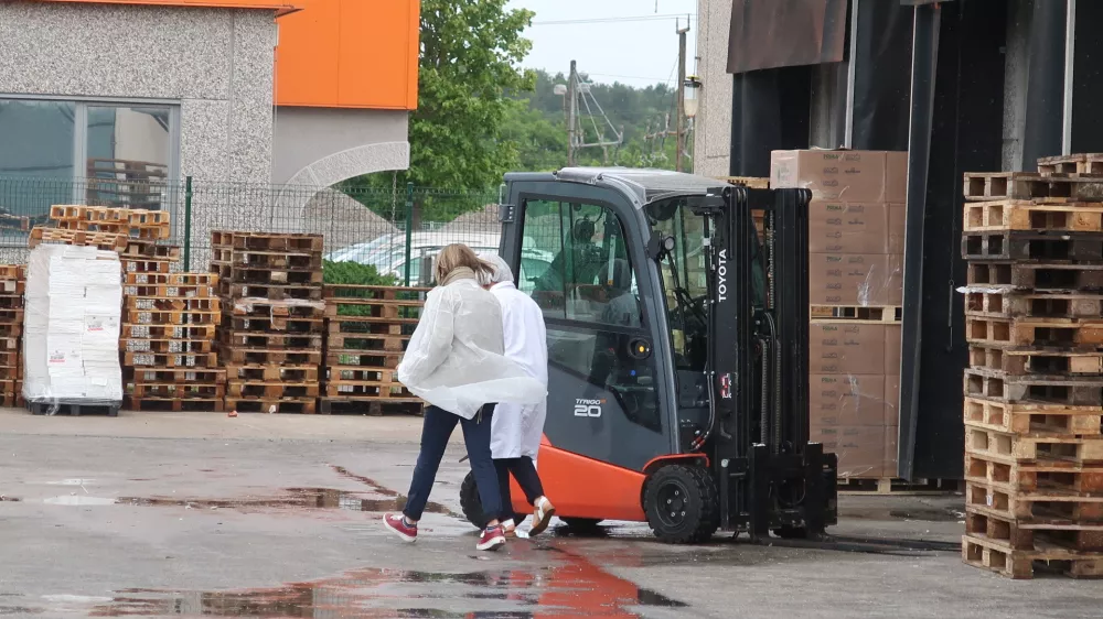 Hrpelje.Proizvodna hala podjetja Marinblu.