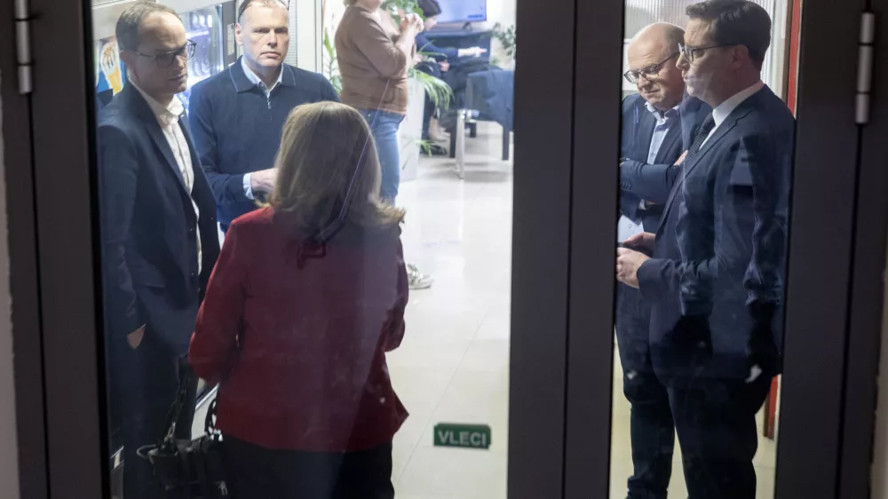 Anže Logar, Klemen Gro&scaron;elj, Vladimir Prebilič- 19.02.2026 - Prvo soočenje predsednikov strank na RTV SLO - parlamentarne volitve 2026//FOTO: Jaka Gasar